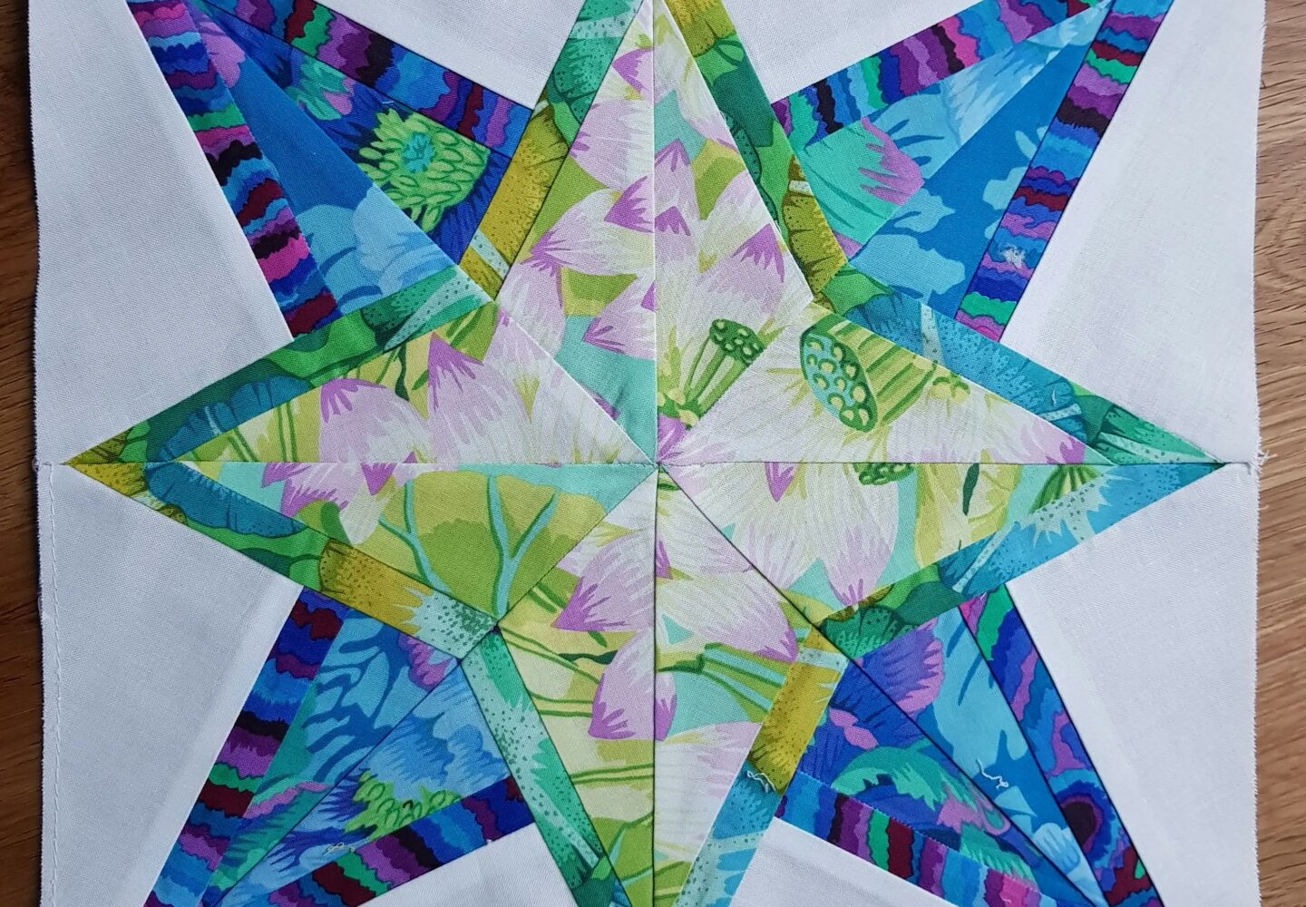 www.latelierdenadia.com Bloc Kaffe Fassett