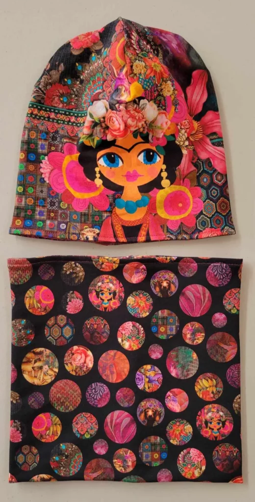 www.latelierdenadia.com bonnet et snood réversibles