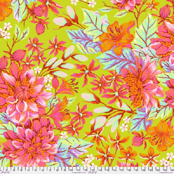 www.latelierdenadia.com L'Atelier de Nadia QBTP017.LUNAR-Hello-Dahlia-Wide-Tula-Pink-FreeSpirit
