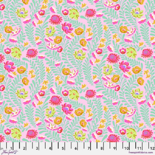 PWTP243.LUNAR-Flowerfield-Tula-Pink-FreeSpirit-L'atelierdenadia www.latelierdenadia.com